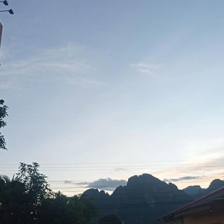 Inthavong Hotel/Guest House วังเวียง ภายนอก รูปภาพ