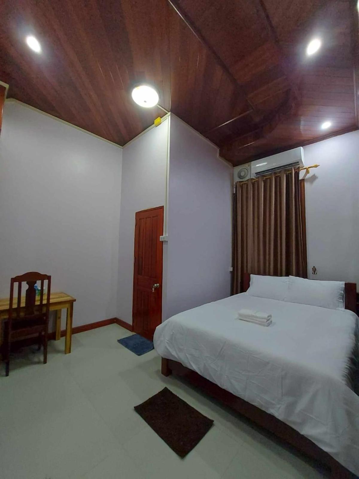 Inthavong Hotel/Guest House วังเวียง ภายนอก รูปภาพ
