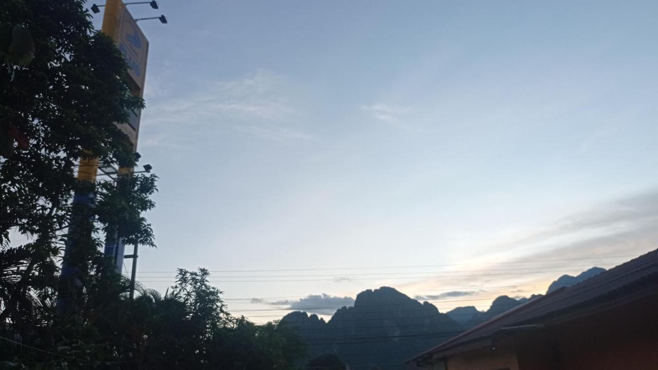 Inthavong Hotel/Guest House วังเวียง ภายนอก รูปภาพ